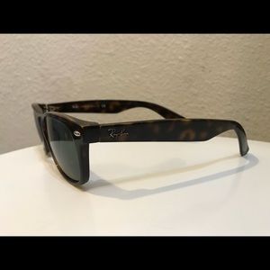 Ray Ban Wayfarer Tortoise Sunglasses